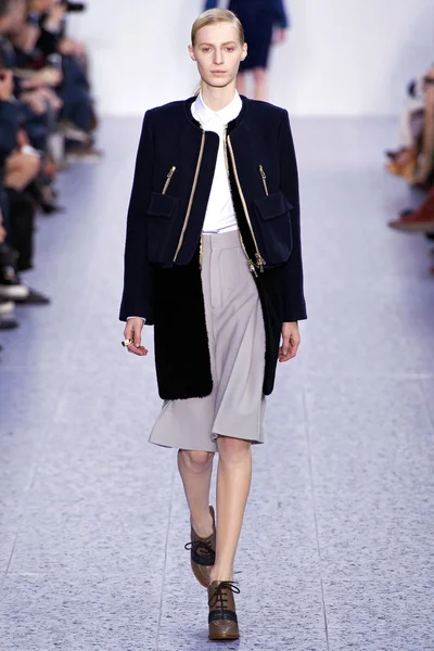Look 18
